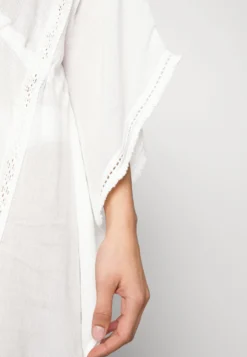 Anna Field Strandaccessoire -White 11 Anna Field Strandaccessoire -White -Anna Field 0c7c9e292d52412dadbb221579dcd59b scaled