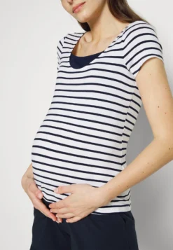 Maternity Double Layer Nursing- T-Shirt Print - Dark Blue/White 9 Maternity Double Layer Nursing- T-Shirt Print - Dark Blue/White -Anna Field 0ddeb8e4ebd1461daf0d502c5a01dd0c scaled