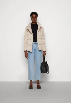 Anna Field -Anna Field 21290554804d4b399782474f41e31674 scaled