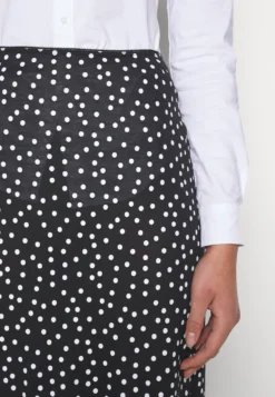 Kokerrok - Black -Anna Field 5795a4954ee7452aaa47c6d3eef23a6c scaled