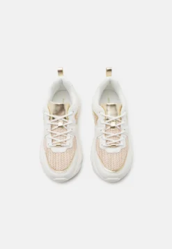 Anna Field Sneakers Laag - White/Gold 11 Anna Field Sneakers Laag - White/Gold -Anna Field 69297c491854475198d23666c6c4a482 scaled