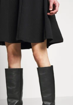 Anna Field Basic Mini A-Line Skirt - Minirok - Black 9 Anna Field Basic Mini A-Line Skirt - Minirok - Black -Anna Field 8563f60c0b0940f78419b340c95fc425 scaled