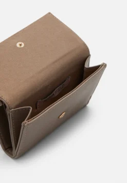 Anna Field Portemonnee - Taupe -Anna Field 88a4b2fe87fe478ebe563eb3de3b5baa scaled