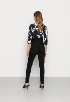 Jeans Skinny Fit - Black 8 Jeans Skinny Fit - Black -Anna Field a51787ef43d24dd99346c44130983209 scaled