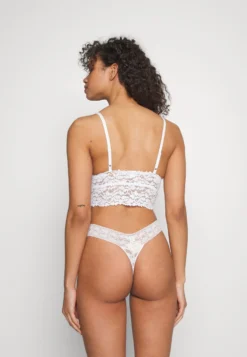 Anna Field 2 Pack Stella / 001 - White_402 - Pink - Bustier - 001 - White_402 - Pink 8 Anna Field 2 Pack Stella / 001 - White_402 - Pink - Bustier - 001 - White_402 - Pink -Anna Field a6a3b721c23043dfb85d4d4a19f6182e scaled