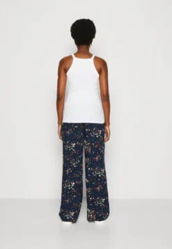 Anna Field 2 Pack - Top - Black/White -Anna Field c1d3e3c35e03408699bfe557ef1f9484 scaled