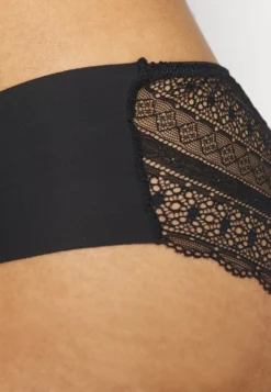 Anna Field Frolice 10Pp Short - Slip - Black 9 Anna Field Frolice 10Pp Short - Slip - Black -Anna Field db0701ab8c474f558d3b9d4f4cda0998 scaled