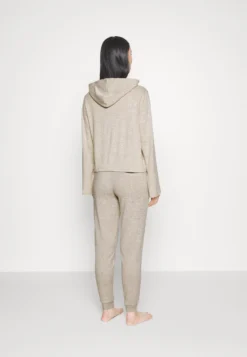 Anna Field Pyjama - Brown -Anna Field ddbcd25d503c45cd9ece4ea6ba86299a scaled