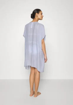 Anna Field Printed Short Kimono / 606 - Khaki_003 - Off-White - Strandaccessoire - 502 - Blue 7 Anna Field Printed Short Kimono / 606 - Khaki_003 - Off-White - Strandaccessoire - 502 - Blue -Anna Field ebe4555cc27f4c5990f5824b3719746a scaled